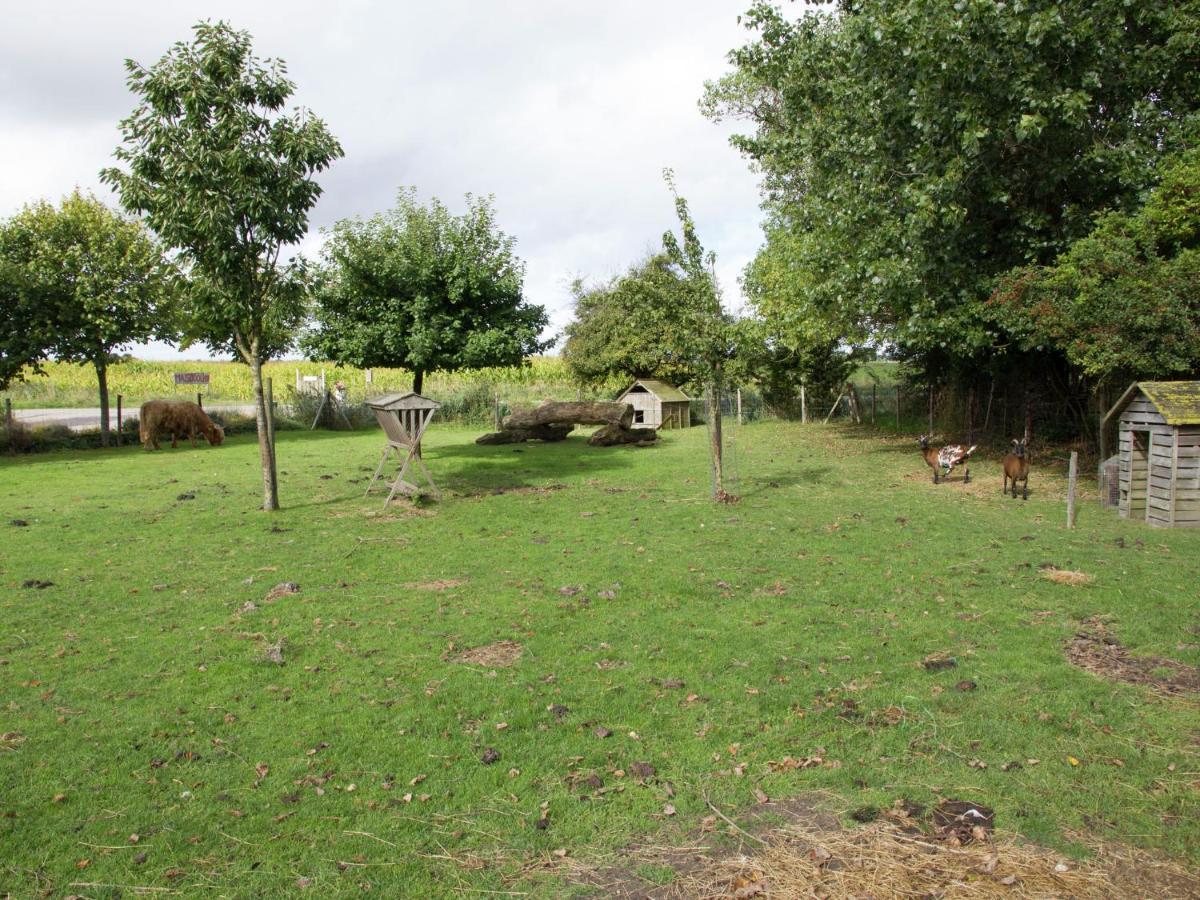 Charming Near In Holiday home *